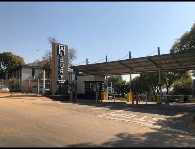 209M² OFFICE TO LET IN HYDE PARK